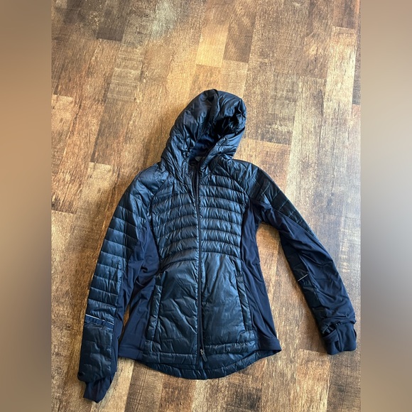 Navy Lululemon jacket size 8 - Picture 3 of 7